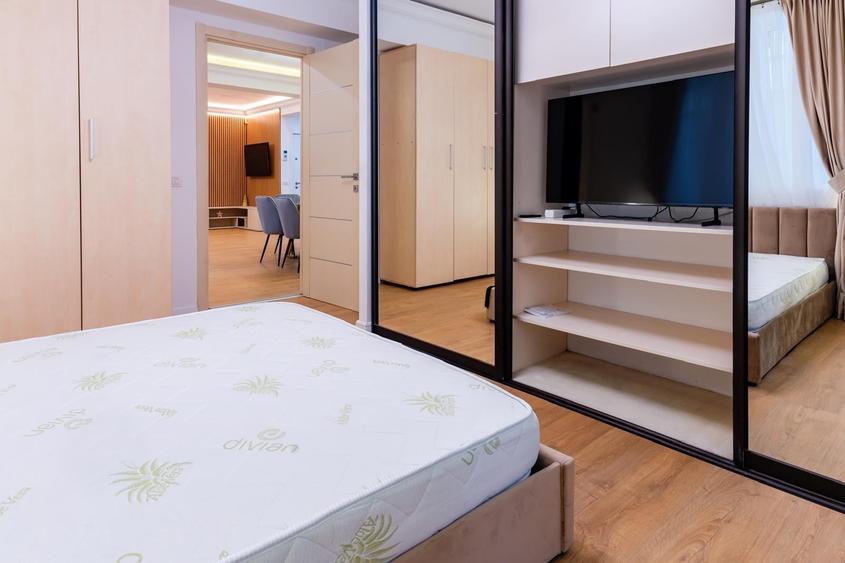 Apartament cu 3 camere semidecomandat în Herăstrău