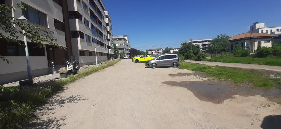 Teren Construcții intravilan de 1004 mp, în Est