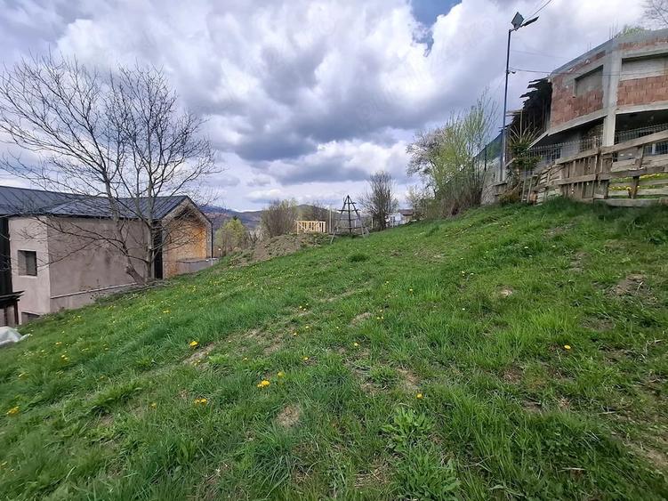 Teren de 500 mp, în Valea Doftanei