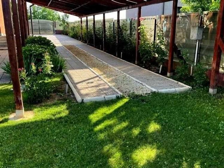 Casă cu 4 camere în Băicoi