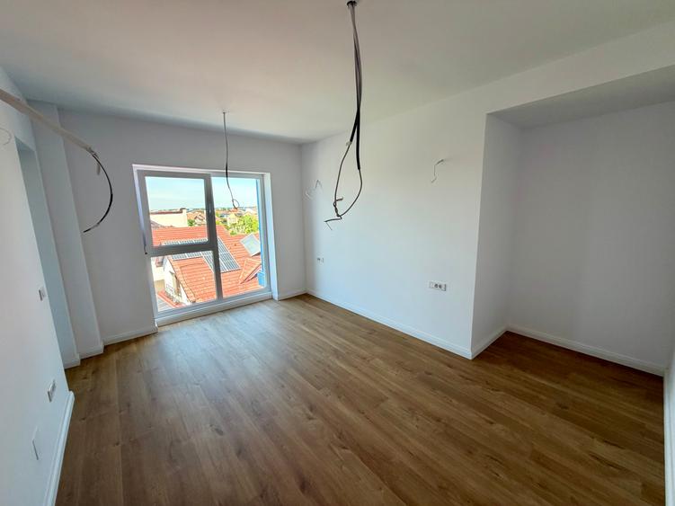 Apartament cu 2 camere decomandat în Băneasa — fotografia 3