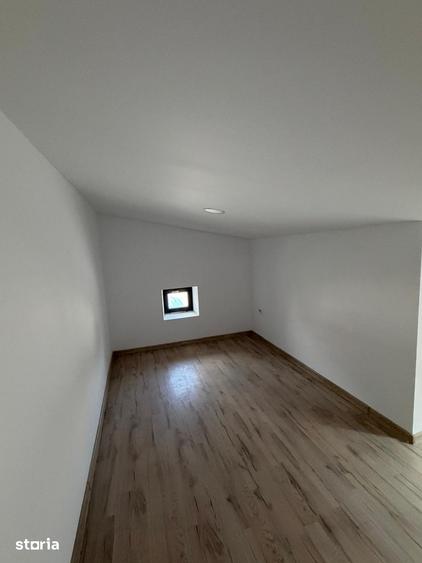 Apartament cu 3 camere decomandat în Colentina