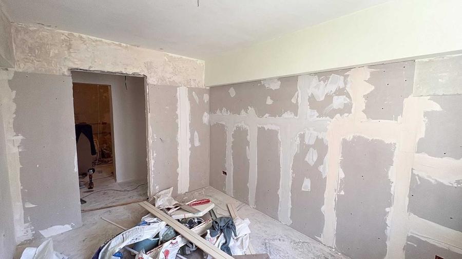 Apartament cu 3 camere decomandat în Drumul Taberei