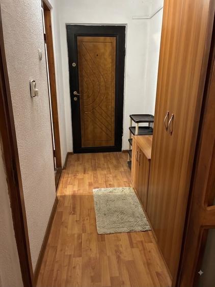 Apartament cu 2 camere semidecomandat în Fetești-Gară