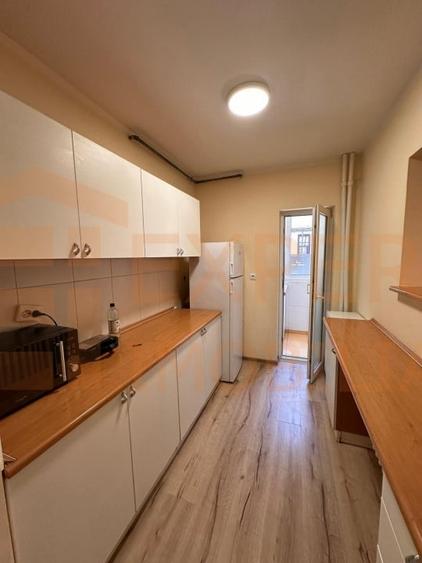 Apartament cu 2 camere semidecomandat, mobilat în Tomis III