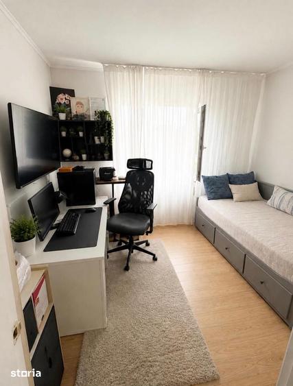Apartament cu 3 camere semidecomandat în Bucovina