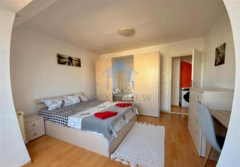 Apartament cu 3 camere decomandat în Plopilor