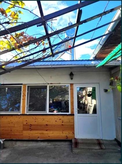 Casă cu 3 camere cu Teren 451 Mp în Oltenița