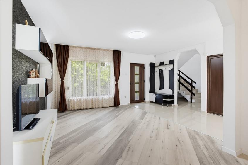 Casă individuală cu 4 camere cu Teren 500 Mp în Horpaz