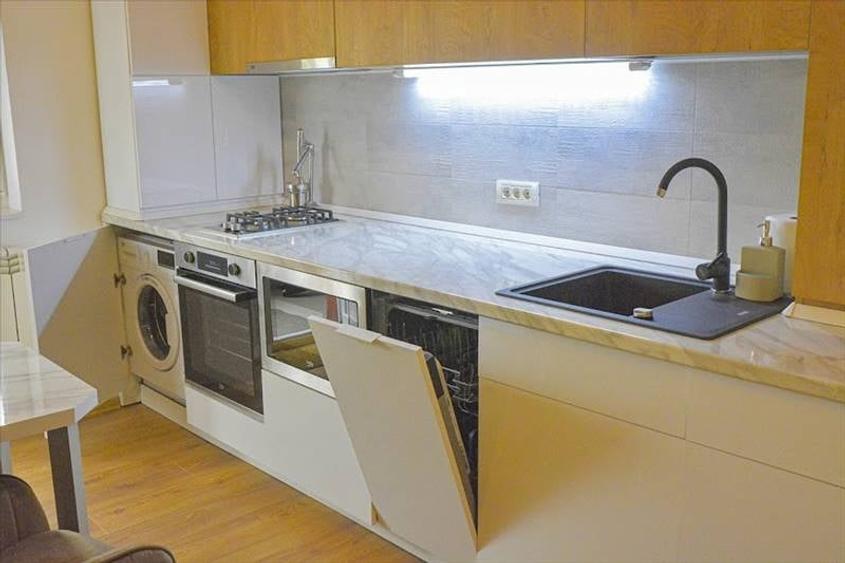 Apartament cu 2 camere decomandat, mobilat în Lidia