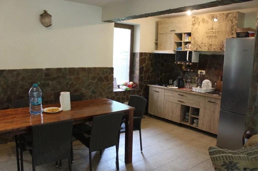 Casă cu 6 camere cu Teren 250 Mp în Central