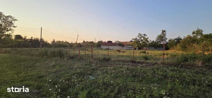 Teren de 1600 mp, în Sacoșu Turcesc