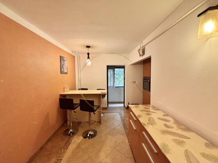 Apartament cu 3 camere, mobilat în Telegrafului