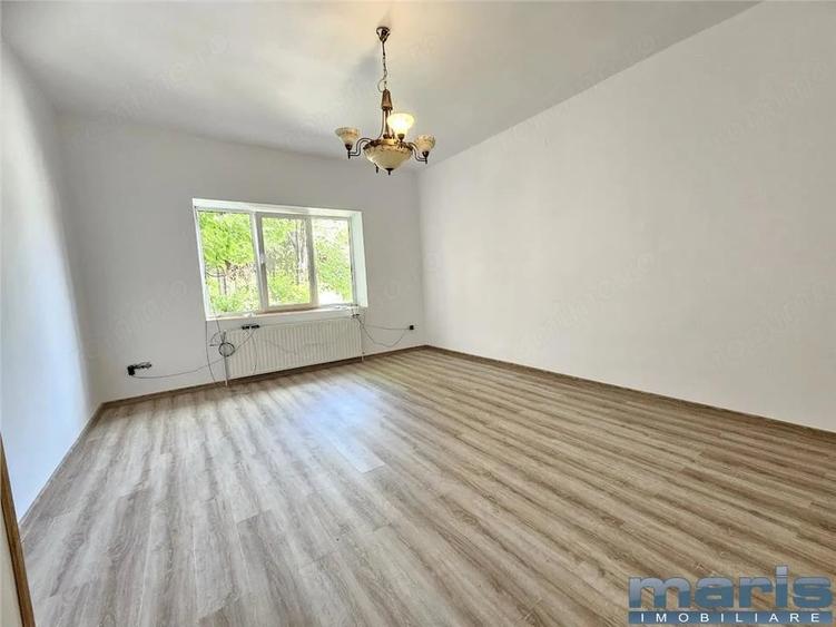 Casă cu 4 camere cu Teren 130 Mp în Central