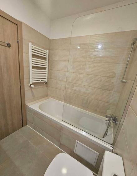 Apartament cu 3 camere nedecomandat, mobilat în Politehnica