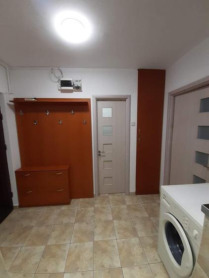 Garsonieră decomandată în Vitan
