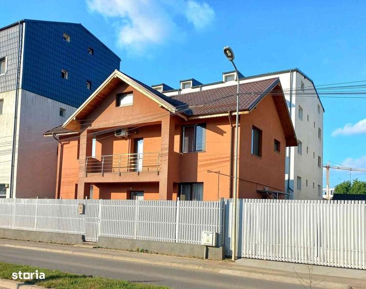 Casă cu 4 camere cu Teren 264 Mp în Central