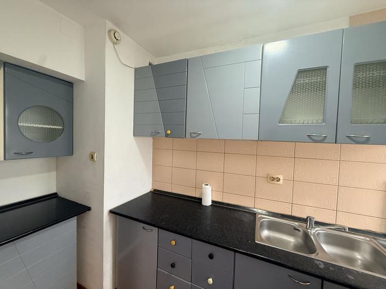 Apartament cu 3 camere decomandat în Olari