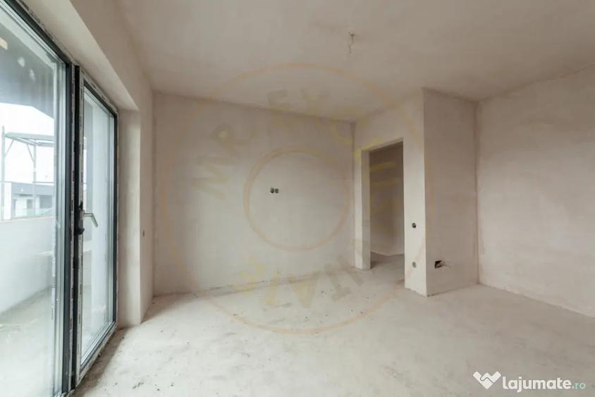 Casă cu 4 camere cu Teren 470 Mp în Micești