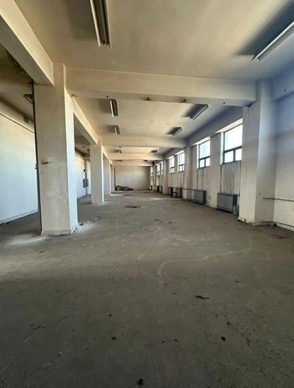 Spațiu comercial, de 1,000 mp, în Titan