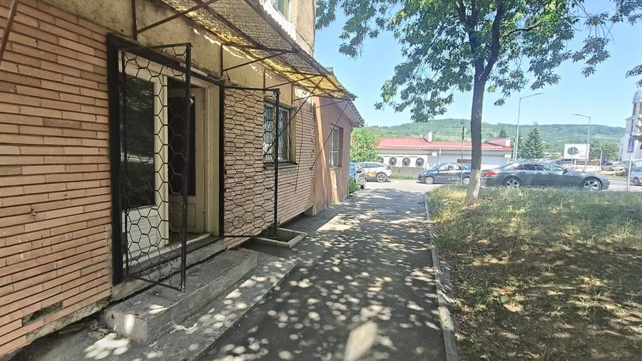 Spațiu comercial, de 35 mp, în Stana