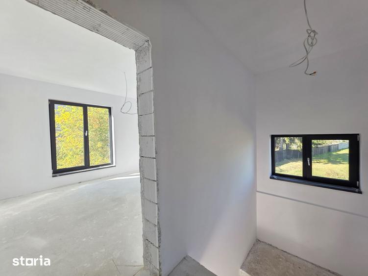 Casă cu 4 camere cu Teren 250 Mp în Central