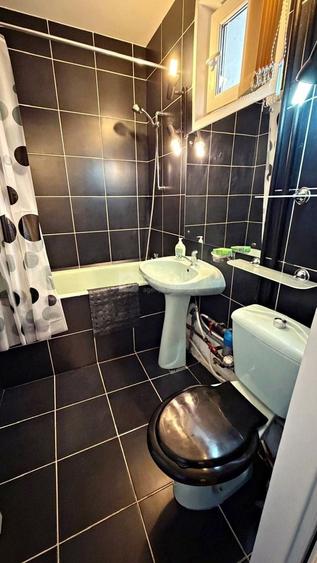 Apartament cu 3 camere decomandat, mobilat în Central