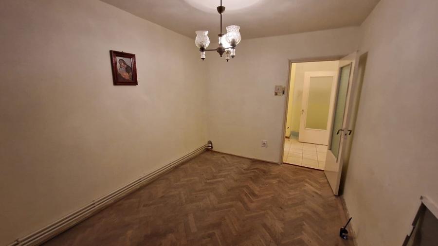 Apartament cu 2 camere semidecomandat, mobilat în Buzaului