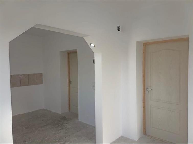 Casă cu 3 camere cu Teren 1677 Mp în Sântimreu