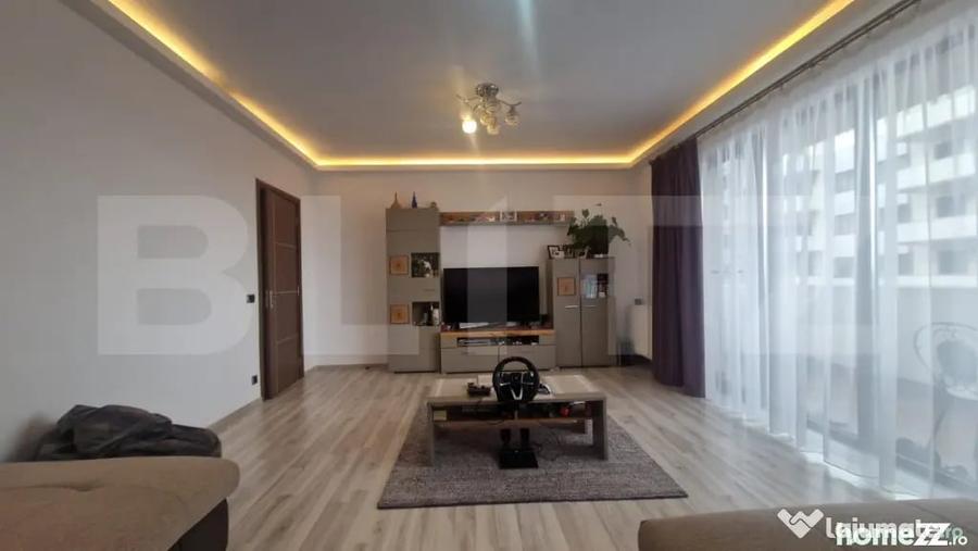 Apartament cu 3 camere decomandat în 13 Decembrie