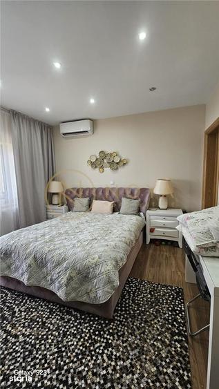 Apartament cu 4 camere decomandat, mobilat în Central