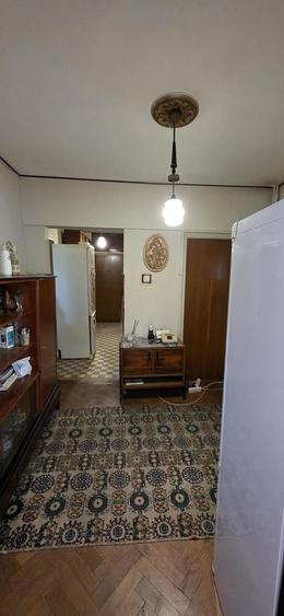 Apartament cu 3 camere decomandat în Cotroceni