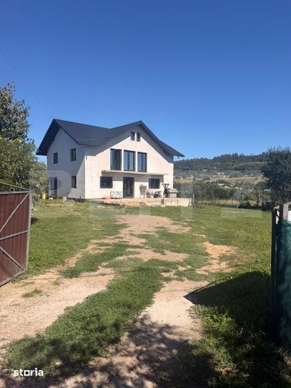 Casă cu 5 camere cu Teren 3600 Mp în Dărmănești