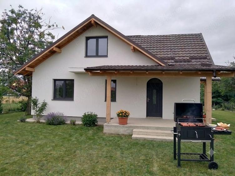 Casă cu 3 camere cu Teren 600 Mp în Dumbrava
