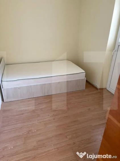 Apartament cu 3 camere semidecomandat în Central
