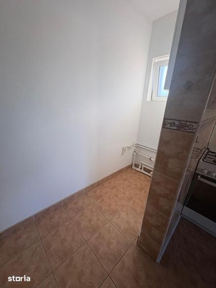 Casă cu 3 camere cu Teren 100 Mp în Sisești