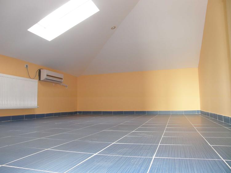 Spațiu comercial, de 206 mp, în Central