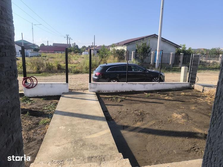 Casă cu 2 camere cu Teren 327 Mp în Agigea