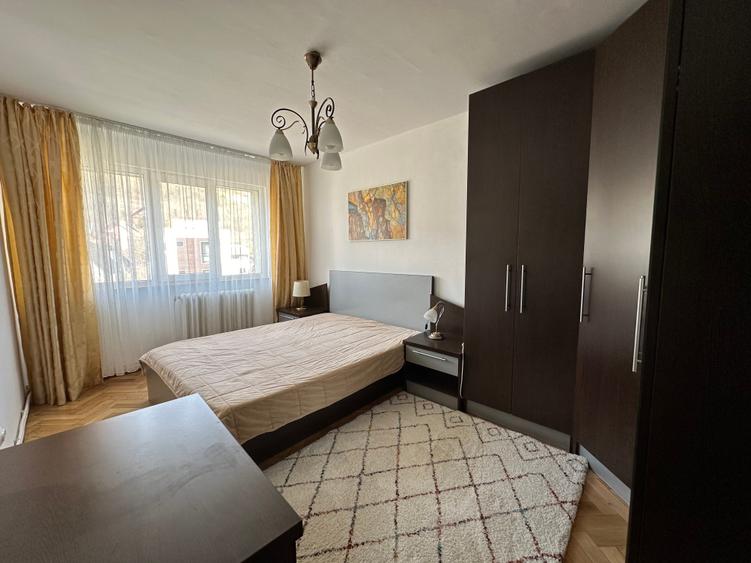 Apartament cu 4 camere decomandat în Grigorescu