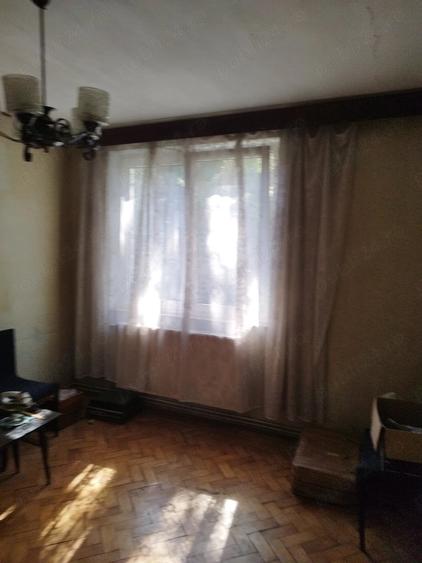 Apartament cu 2 camere decomandat în Aleea Carpați
