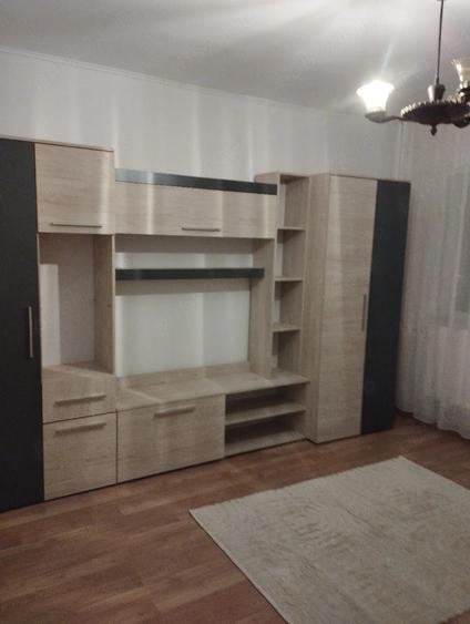 Garsonieră decomandată în Rogerius