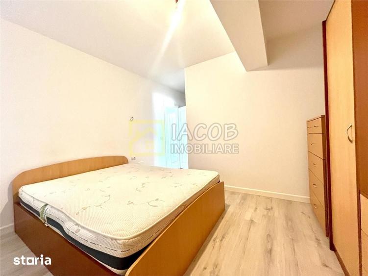 Apartament cu 3 camere semidecomandat în Mioriței