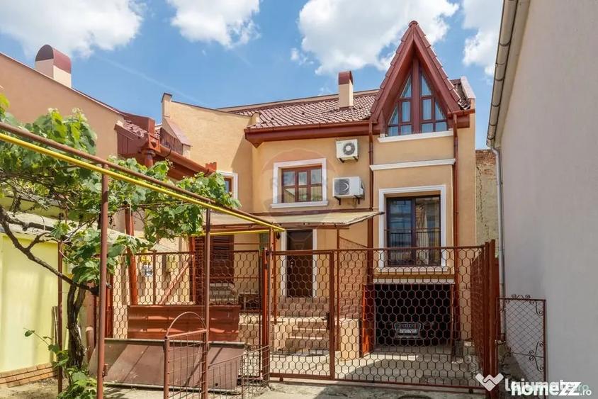Casă cu 3 camere cu Teren 320 Mp în Intim