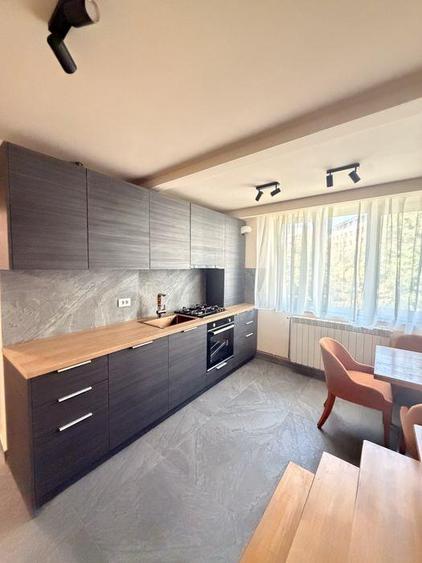 Apartament cu 3 camere decomandat în Ultracentral