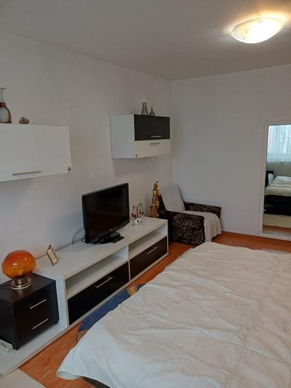 Apartament cu 2 camere semidecomandat în Petros
