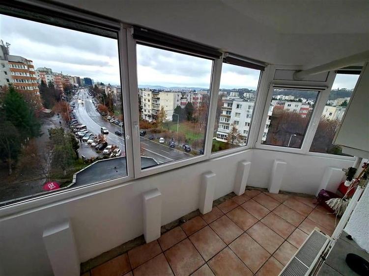 Apartament cu 2 camere decomandat în Pandurilor