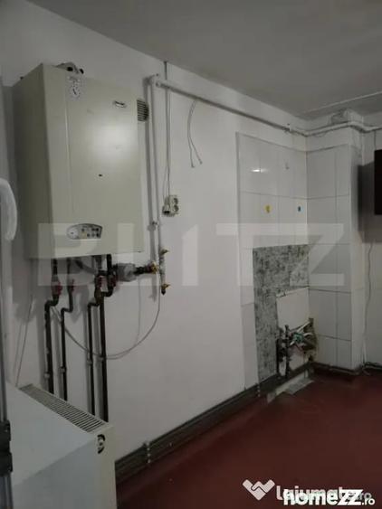 Spatiu comercial 3 camere decomandat Micro 4 - 1