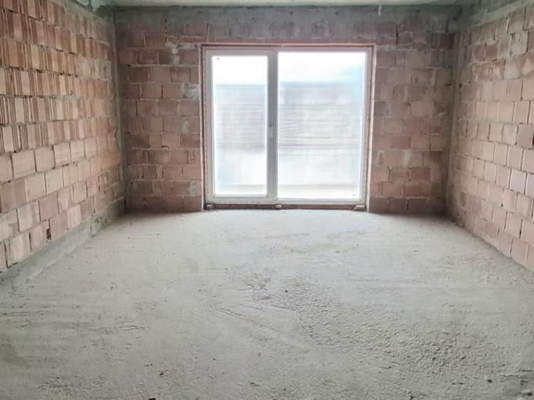 Casă individuală cu 5 camere cu Teren 380 Mp în Central