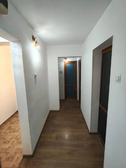 Apartament cu 3 camere decomandat în Obor