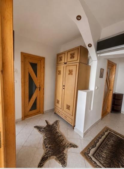 Apartament cu 4 camere decomandat, mobilat în Ștefan cel Mare
